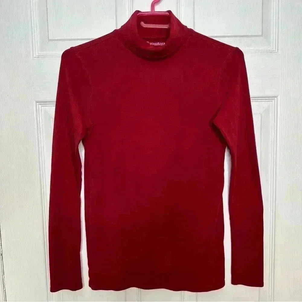 Wind River Turtle Neck Shirt  Long Sleeved Red Size Small